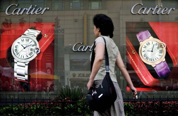 Une Femme Passe Devant Une Boutique Cartier Pékin Chine Août — Photo