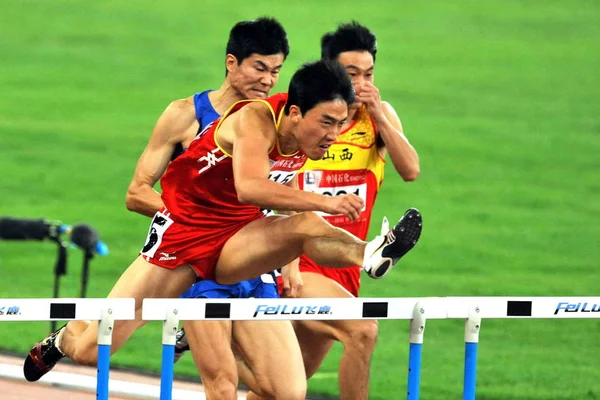 Liu Xiang Över Shanghai Front Och Andra Häcklöpare Tävlar Finalen — Stockfoto