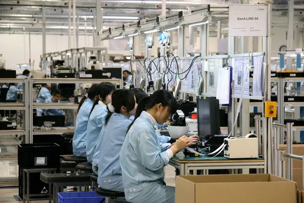 Trabajadoras Chinas Trabajan Una Planta Bosch Zhuhai Provincia Guangdong Sur — Foto de Stock