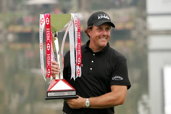 Phil Mickelson Usa Innehar Trofén Efter Att Vunnit Hsbc Champions — Stockfoto