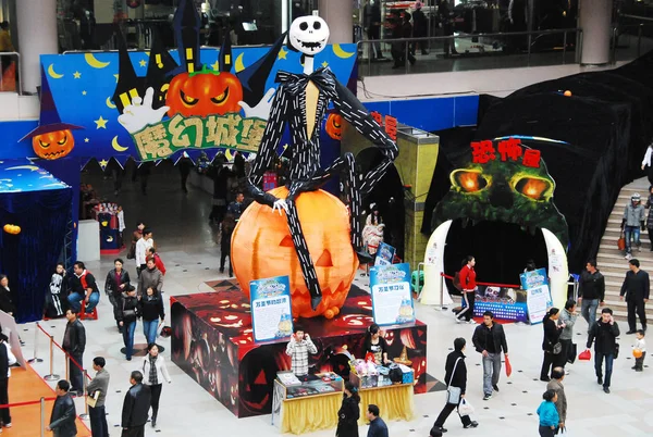 Dekoracje Tematyczne Halloween Postrzegane Domu Towarowego Shenyang Northeast Chinas Liaoning — Zdjęcie stockowe