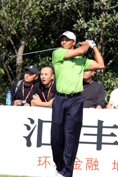 Nás Golfista Tiger Woods Hraje Panák Během Události Pro Golfový — Stock fotografie