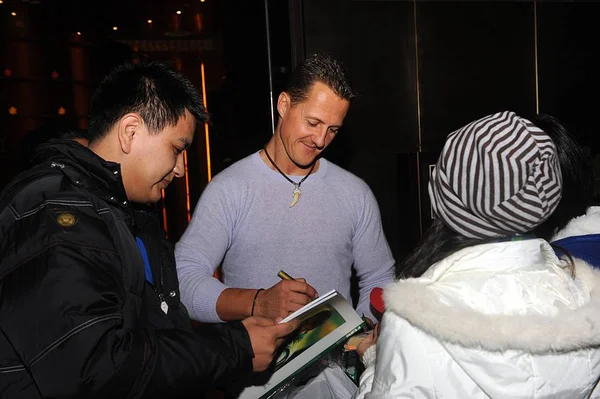 Septuple Champion Monde Formule Michael Schumacher Signe Pour Les Fans — Photo