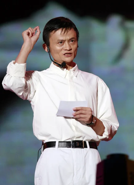 Председатель Alibaba Group Джек Yun Выступает Церемонии Посвященной Летию Alibaba — стоковое фото