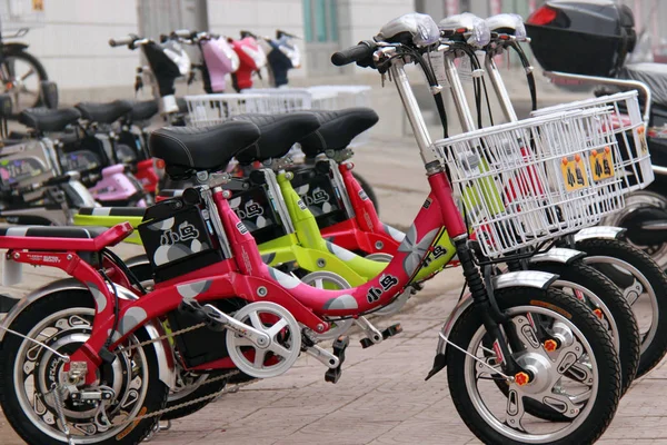 Elektriska Cyklar Ses Till Salu Tangyin Centrala Chinas Henan Provinsen — Stockfoto