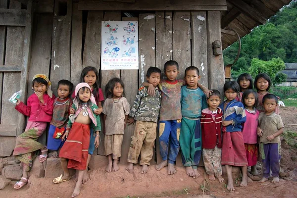 Enfants Chinois Dans Village Pauvre Xishuangbanna Province Yunnan Dans Sud — Photo