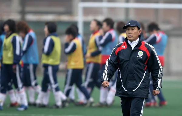 Shang Ruihua Entrenador Jefe Selección Fútbol Femenino China Dirige Los — Foto de Stock