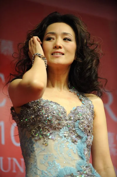 Chinese Actrice Gong Vormt Tijdens Een Promotioneel Evenement Voor Aimer — Stockfoto