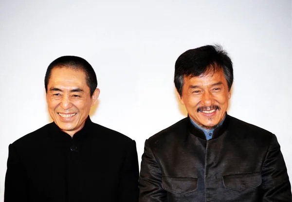 Čínský Režisér Zhang Yimou Vlevo Hongkongské Kungfu Superstar Jackie Chan — Stock fotografie