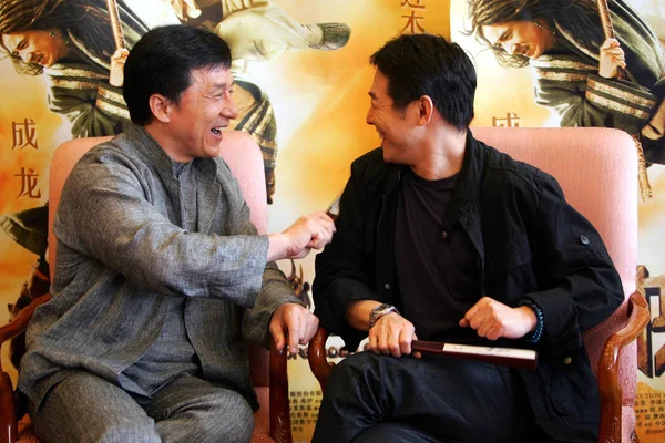 Hollywood Kungfu Supersterren Rechts Jackie Chan Jet Interactie Tijdens Persconferentie — Stockfoto