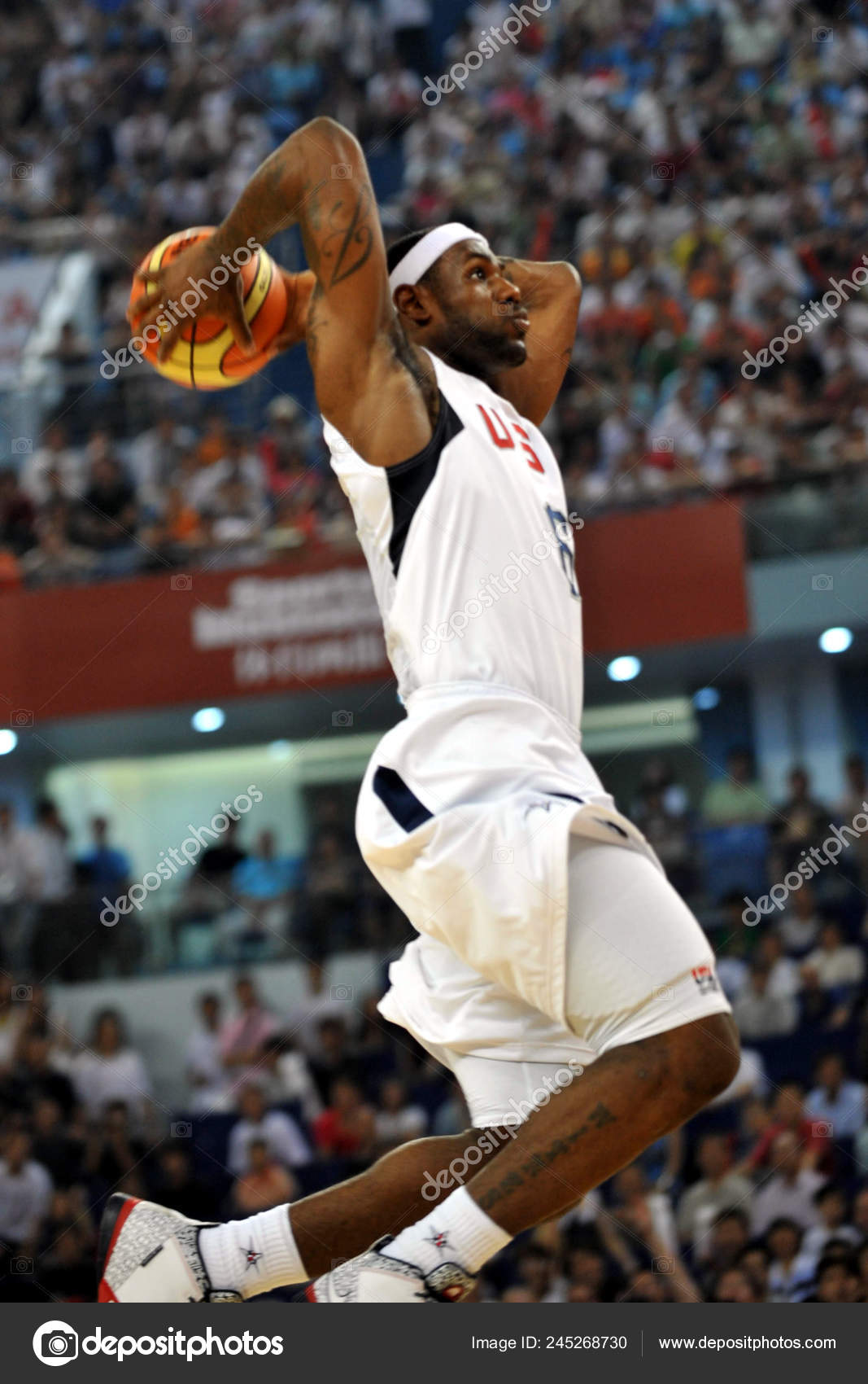 Lebron James Usa Mens Olympic Basketball Team Tries Score Warm