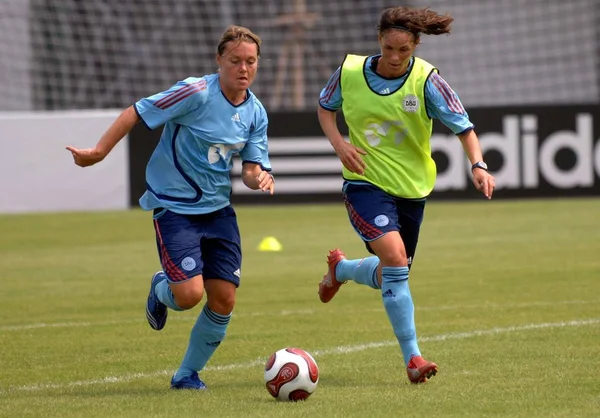 Spieler Der Dänischen Frauenfußballnationalmannschaft Während Einer Trainingseinheit Für Die Bevorstehende — Stockfoto