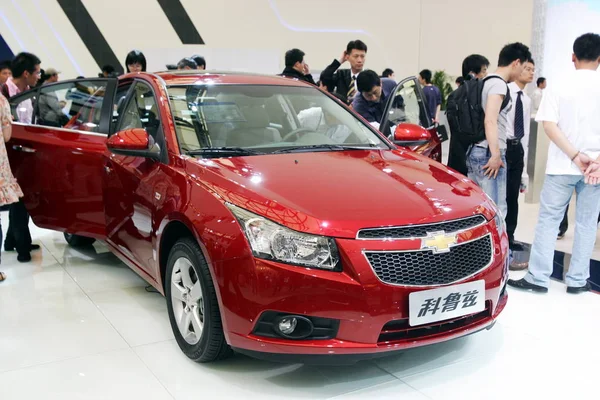 Látogatók Chevrolet Cruze Shanghai Közös Vállalat Között General Motors Saic — Stock Fotó