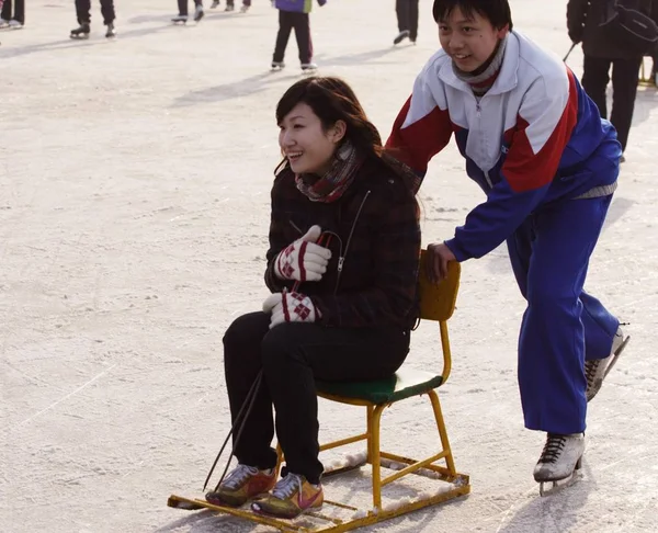 Chinese People Take Ice Frozen Shichahai Lake Celebrate New Year — Stock Photo, Image