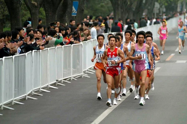 Marathon Runners Run Streets Beijing 2008 Good Luck Beijing Marathon — Stock Photo, Image