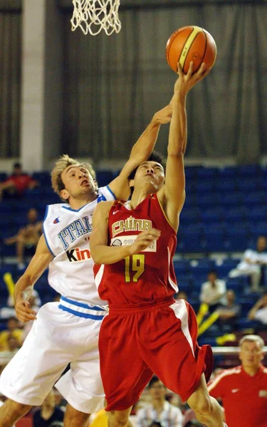 Chen Jianghua Pravdu Čínské Národní Basketbalový Tým Jednotek Košíku Jako — Stock fotografie