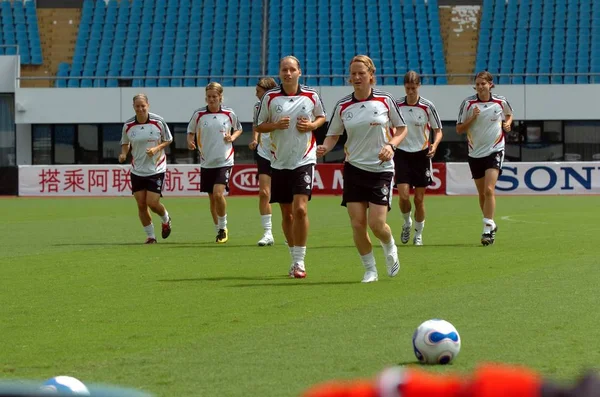 Fußballspielerinnen Der Deutschen Frauen Nationalmannschaft Während Einer Trainingseinheit Für Die — Stockfoto