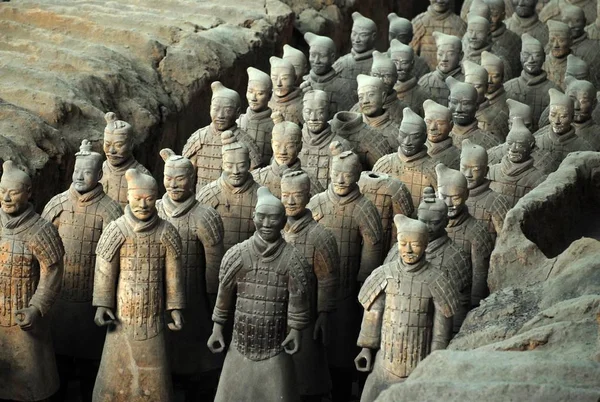 Des Guerriers Terre Cuite Sont Exposés Dans Fosse Musée Des — Photo