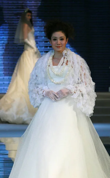 Çin Uluslararası Düğün Elbisesi Expo Sırasında Pekin Mart 2007 Sophia — Stok fotoğraf