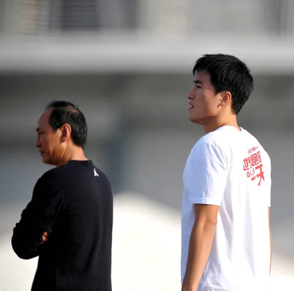 Cina Hurdler Liu Xiang Kanan Dan Pelatihnya Sun Haiping Terlihat — Stok Foto