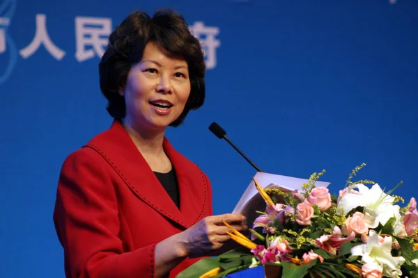 元アメリカ労働省のエレイン チャオは 中国湖北省の武漢市にある中国の海外開拓と発展に関する2009会議で講演し 10月16日 2009 — ストック写真