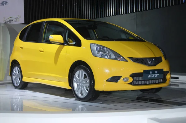 Nézd Honda Fit Autó Alatt Automatikus Kína 2008 Autó Mutat — Stock Fotó