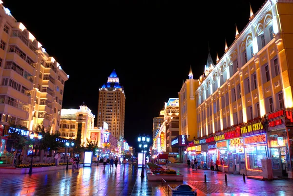 Vista Nocturna Calle Comercial Ciudad Manzhouli Norte Región Autónoma Mongolia —  Fotos de Stock