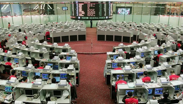 Floor Brokers Stock Exchange Hall Stock Exchange Hong Kong Limited — Stock Photo, Image
