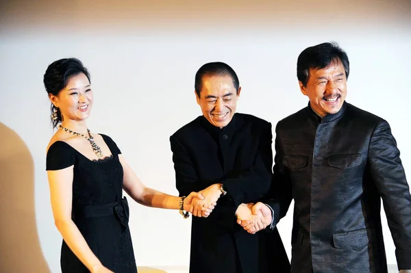 Desde Izquierda Cantante Chino Song Zuying Director Chino Zhang Yimou — Foto de Stock