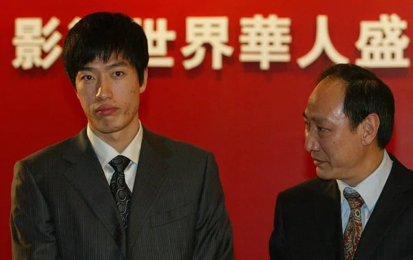 Chino Liu Xiang Izq Entrenador Sun Haiping Llegan Para Los —  Fotos de Stock