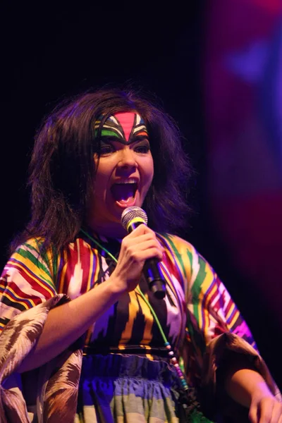 Iceland Singer Bjork Performs Her Solo Concert Shanghai March 2008 — Stock Photo, Image