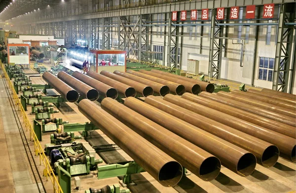 Des Tuyaux Acier Sont Fabriqués Usine Zhongyou Bss Qinhuangdao Petropipe — Photo