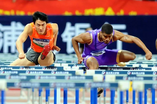 Chinas Liu Xiang Esquerda Terrence Trammell Dos Eua Competem Durante — Fotografia de Stock