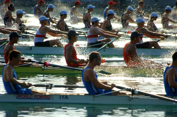 Concorrenti Durante Una Competizione Del 2007 Fisa World Rowing Junior — Foto Stock