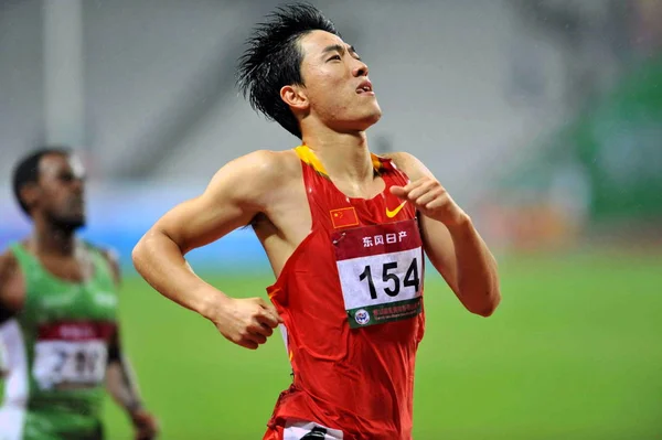 Die Chinesische Hürdenläuferin Liu Xiang Steht Finale Der 110M Hürden — Stockfoto