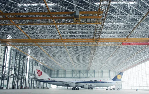Вид Мбаппе Самолета Air China Недавно Построенном Ангаре Вэйвэй Пекине — стоковое фото