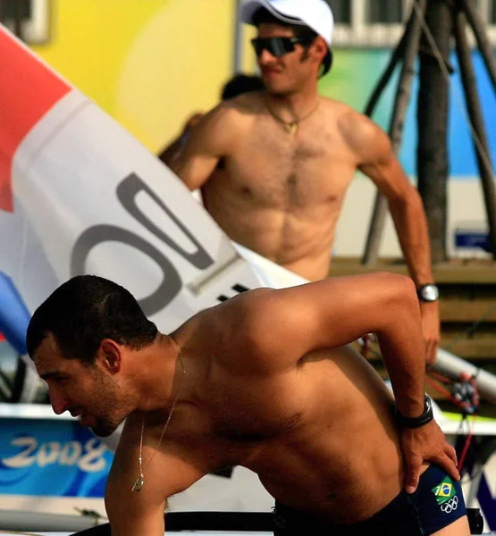 Atletas Vela Estrangeiros Preparam Para Uma Sessão Treinamento Qingdao Olympic — Fotografia de Stock