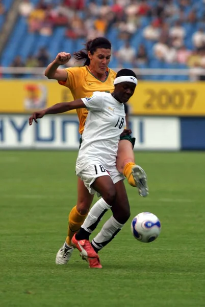 Anita Amankwa Von Ghana Front Konkurriert Mit Cheryl Salisbury Von — Stockfoto