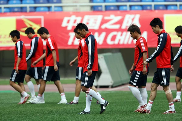 2008年6月10日在天津举行的训练课上的中国国家足球队队员 — 图库照片