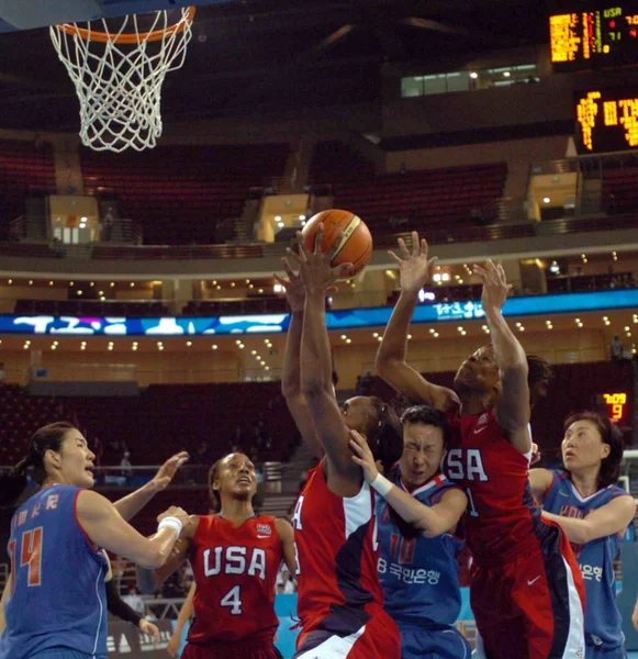 Los Jugadores Corea Del Sur Azul Los Estados Unidos Rojo — Foto de Stock