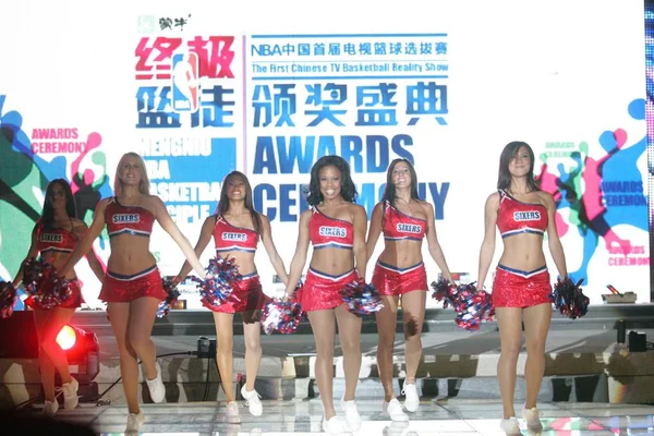 Cheerleaders Perform Award Ceremony Best Chinese Basketball Reality Show Beijing — Stock Photo, Image