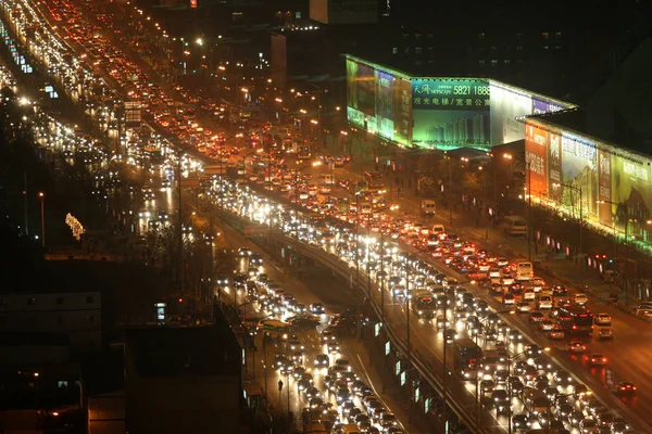 Night View Crowds Cars Buses Moving Slowly Duing Serious Traffic — Stock Photo, Image