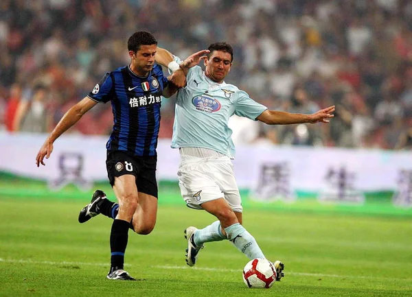 Thiago Motta Inter Milan Esquerda Compete Com Stefano Mauri Lazio — Fotografia de Stock