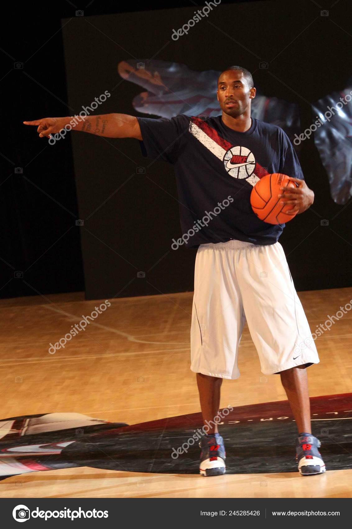 Nba Superstar Kobe Bryant Los Angeles Lakers Coaches Chinese Basketball Stock Editorial Photo C Chinaimages 245285426