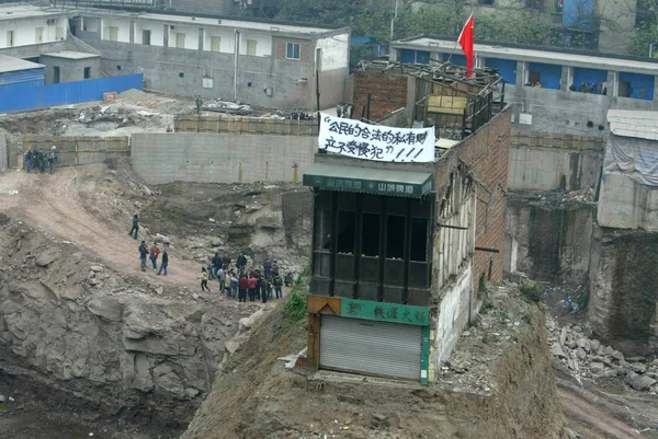 Justo Medio Pozo Excavado Cerca Estación Tren Ligero Yangjiaping Encuentra — Foto de Stock