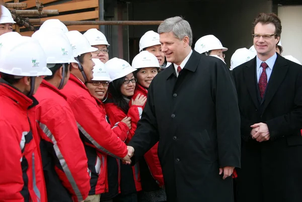 Primer Ministro Canadiense Stephen Harper Segundo Derecha Mano Los Trabajadores —  Fotos de Stock