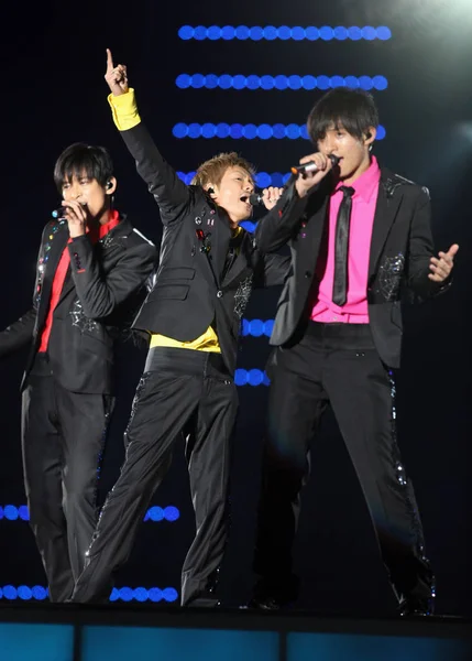 2009年11月21日 台北で行われたコンサートに出演する日本のポップグループV6の坂本雅之 森田剛 三宅健 — ストック写真