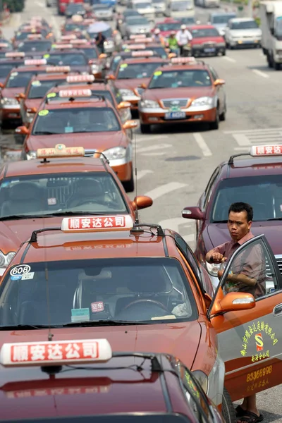 Çin Taksi Şoförleri Sıvılaştırılmış Doğal Gaz Lng Fiyat Onun Yasadışı — Stok fotoğraf