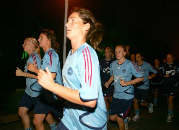 Spieler Der Dänischen Frauenfußballnationalmannschaft Während Einer Trainingseinheit Für Die Bevorstehende — Stockfoto