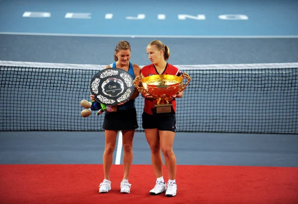 Svetlana Kuznetsova Russia Right Agnieszka Radwanska Poland Show Trophies Award — 图库照片